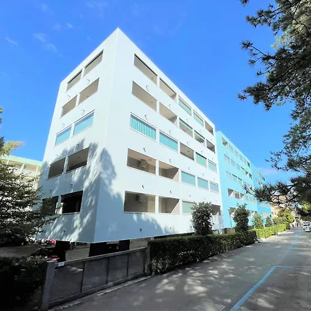 Isola Clara * ביביונה