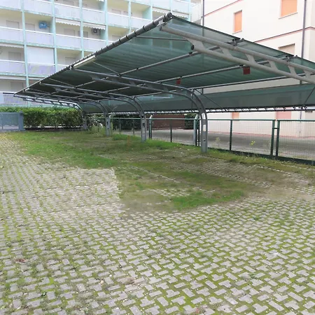 Isola Clara * ביביונה